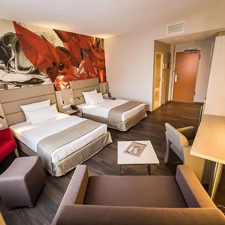 First Hotell