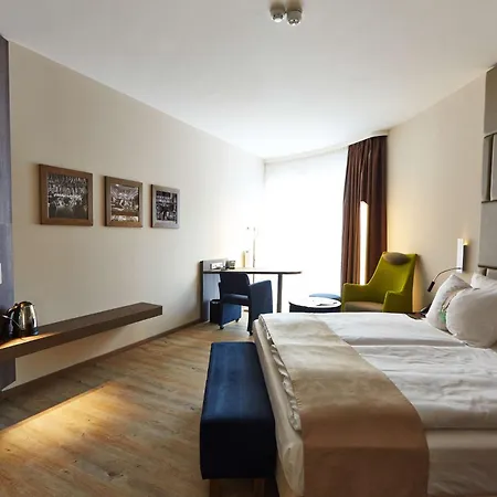 Hotell First 4*