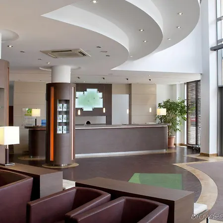 Hotell First 4*