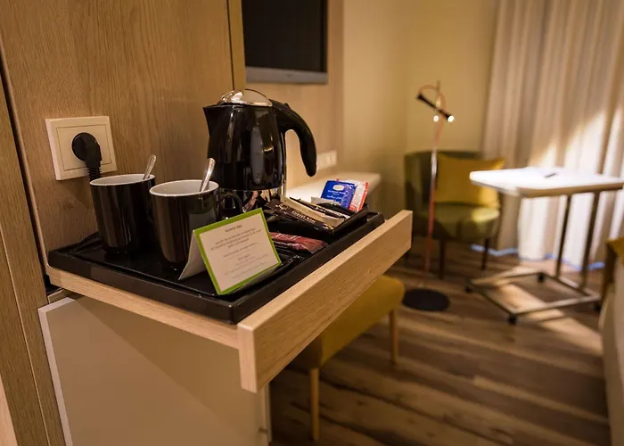 First 4* اتسوكو